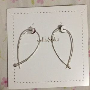 Stella & Dot wire hoop earrings